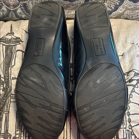 Anne Klein Black and Brown Flats with Animal Print - Picture 3 of 3